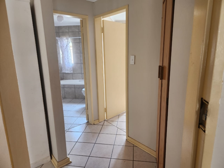 2 Bedroom Property for Sale in Heuwelsig Free State